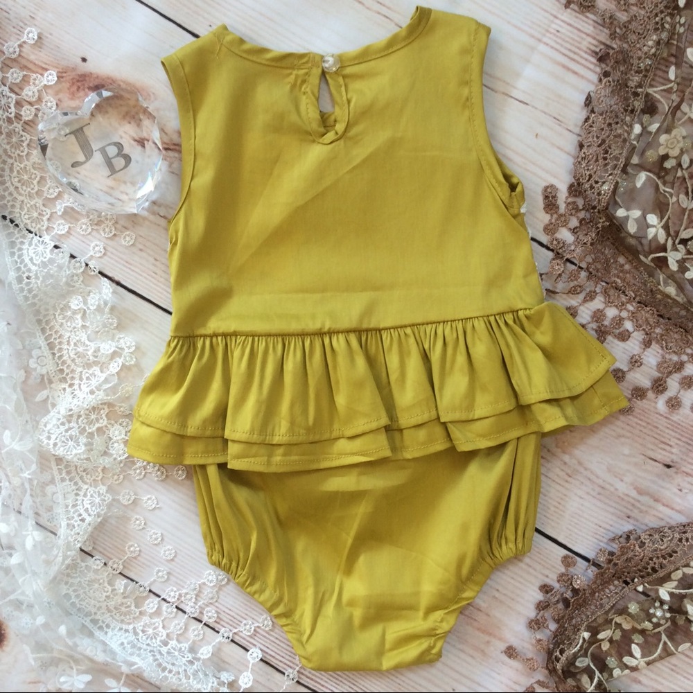 Boutique Baby Girl Lace & Ruffle Romper - Picture 4 of 4